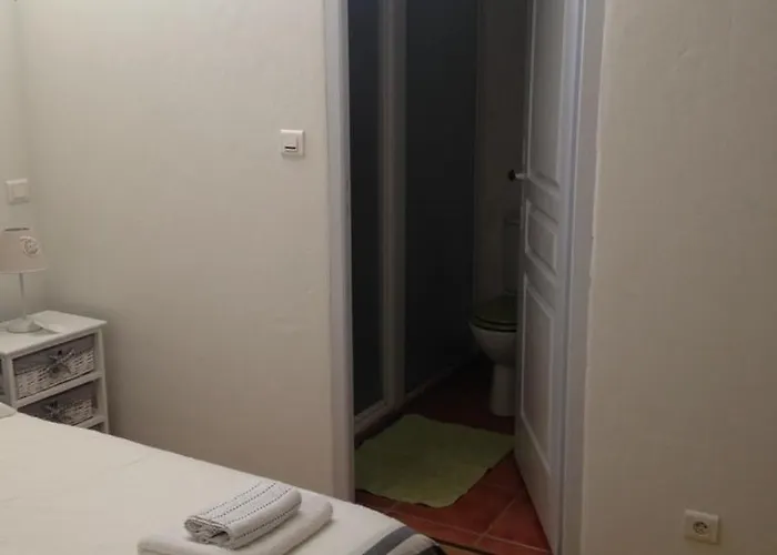 Maison 2 Couchages 펜션 Roquecor