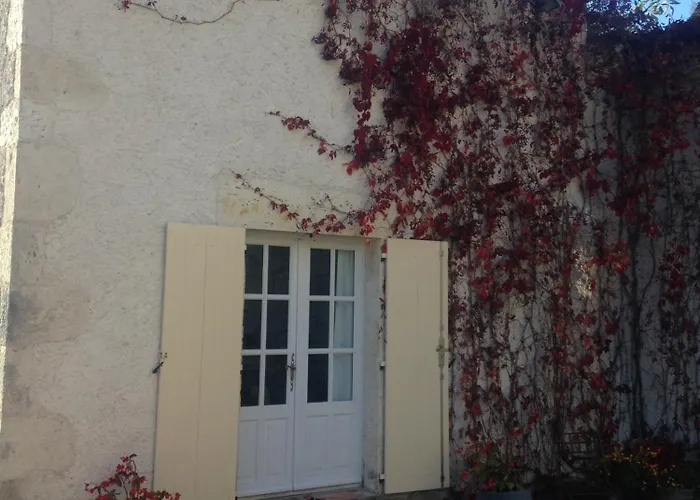 Maison 2 Couchages 펜션 Roquecor